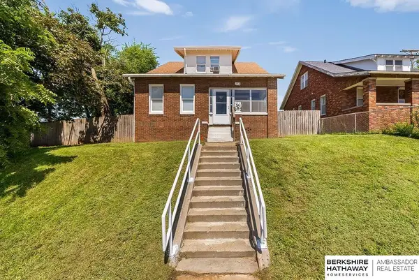2718 F Street, Omaha, NE 68107