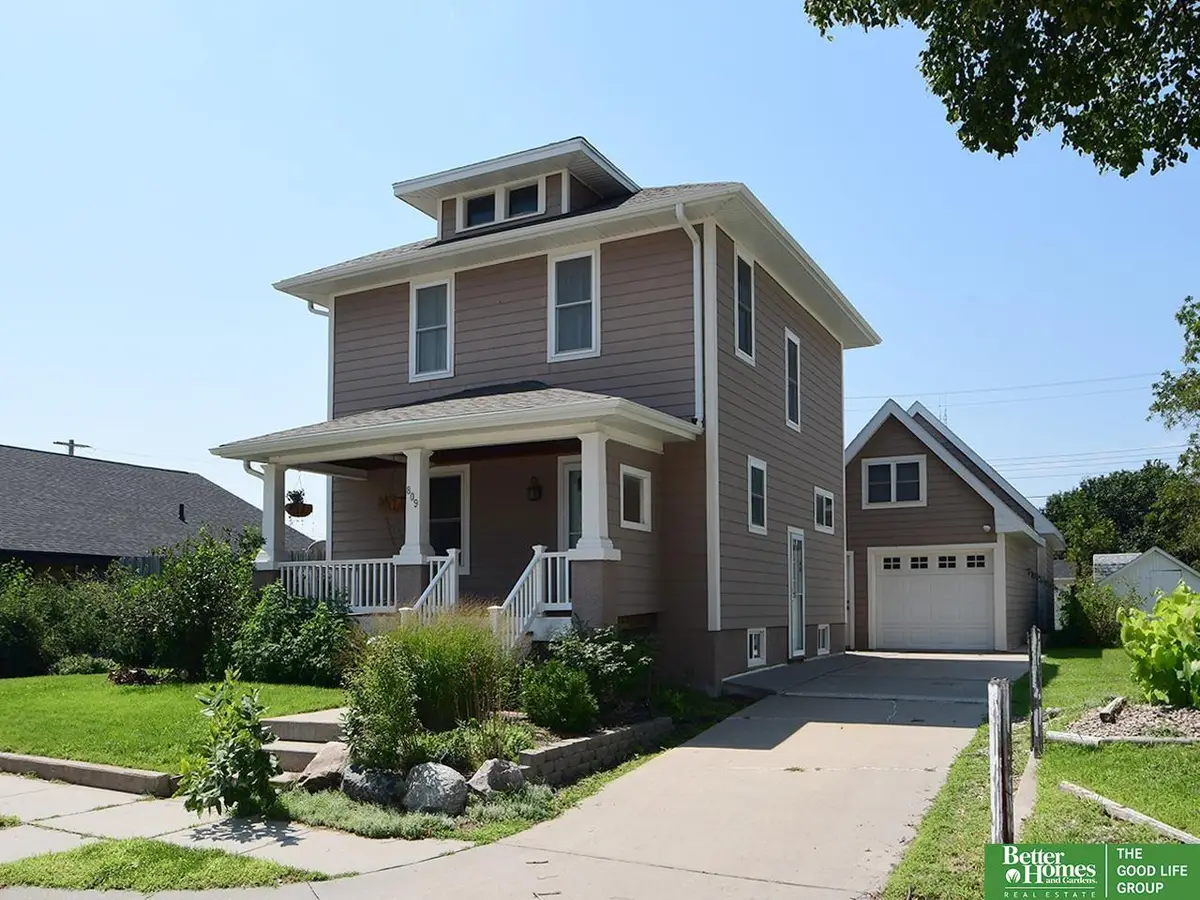 809 N Nebraska Avenue, York, NE 68467 - #1