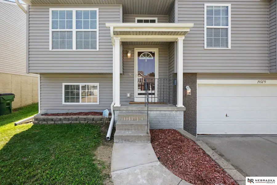 19509 V Street, Omaha, NE 68135 - #3