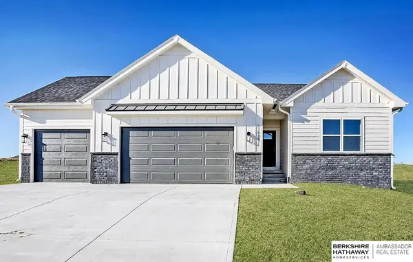 11659 S 123rd Avenue, Papillion, NE 68046