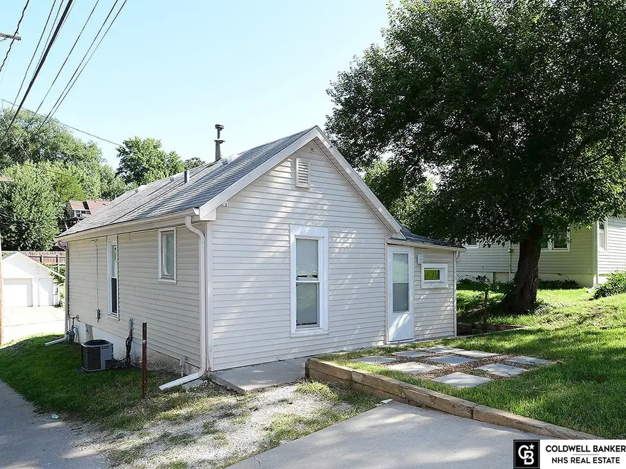 6411 Miami Street, Omaha, NE 68104 - #3