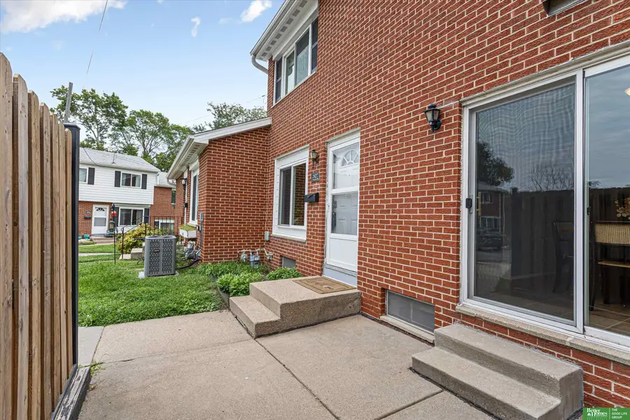 2427 S 3rd St. Plaza, Omaha, NE 68108 - #3