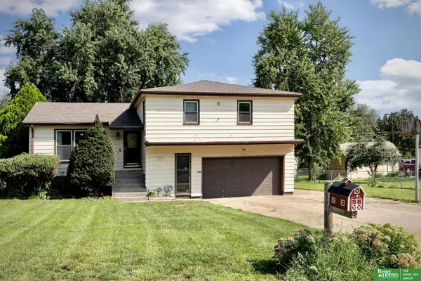 8520 Decatur Street, Omaha, NE 68114