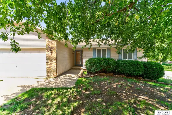 9324 Y Street, Omaha, NE 68127