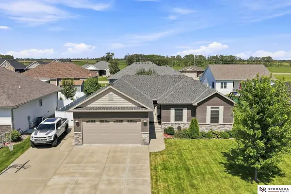 254 Briarwood Lane, Seward, NE 68434
