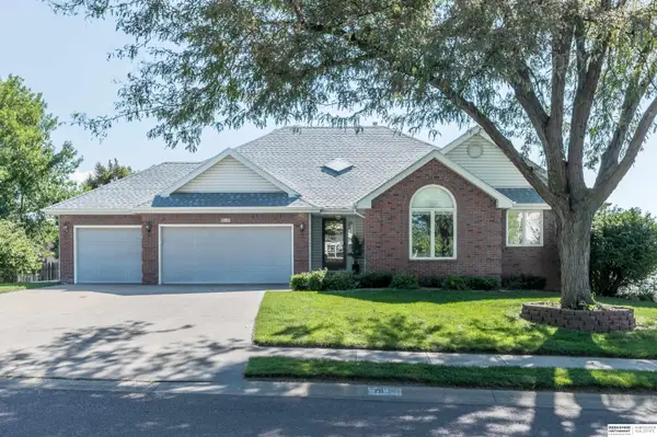 711 N Polk Street, Papillion, NE 68046