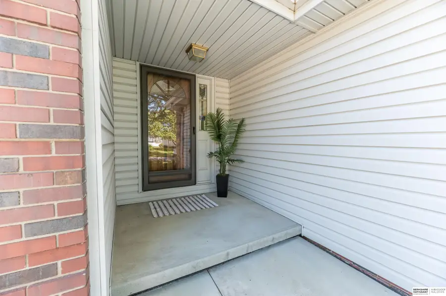 711 N Polk Street, Papillion, NE 68046 - #2