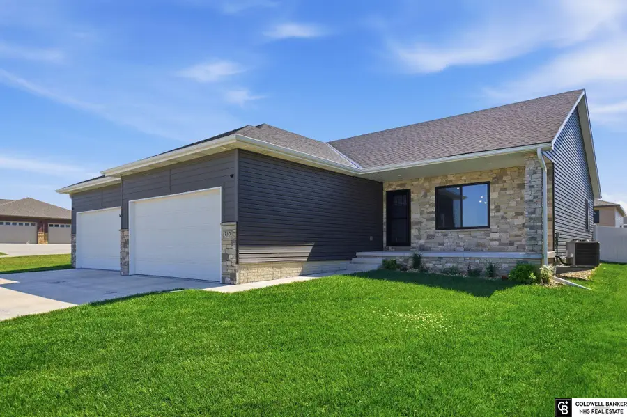 710 N 105th Street, Lincoln, NE 68527 - #2