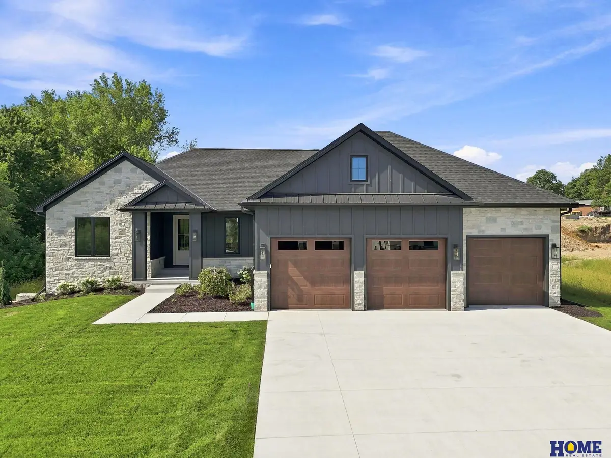 8817 Sandalwood Drive, Lincoln, NE 68520 - #1