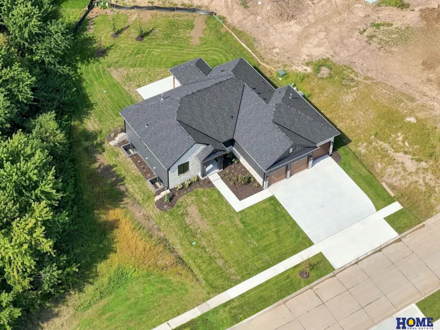 8817 Sandalwood Drive, Lincoln, NE 68520 - #2