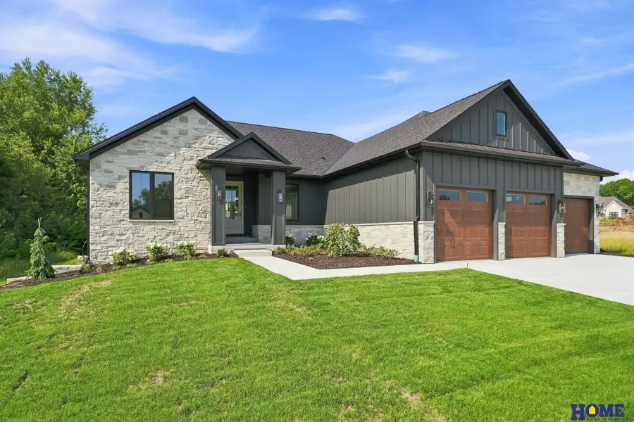 8817 Sandalwood Drive, Lincoln, NE 68520 - #3