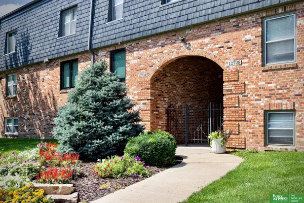 12728 Deauville Drive #3302, Omaha, NE 68137