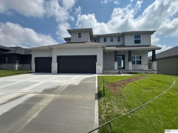 6125 S 215 Circle, Elkhorn, NE 68022