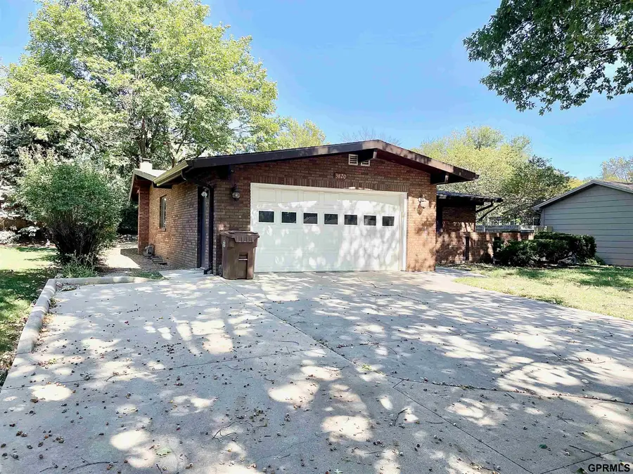 3820 Locust Street, Lincoln, NE 68516 - #2