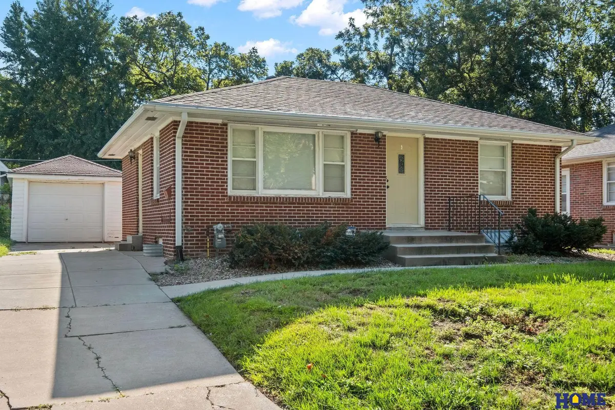 1344 N 39th Street, Lincoln, NE 68502 - #1