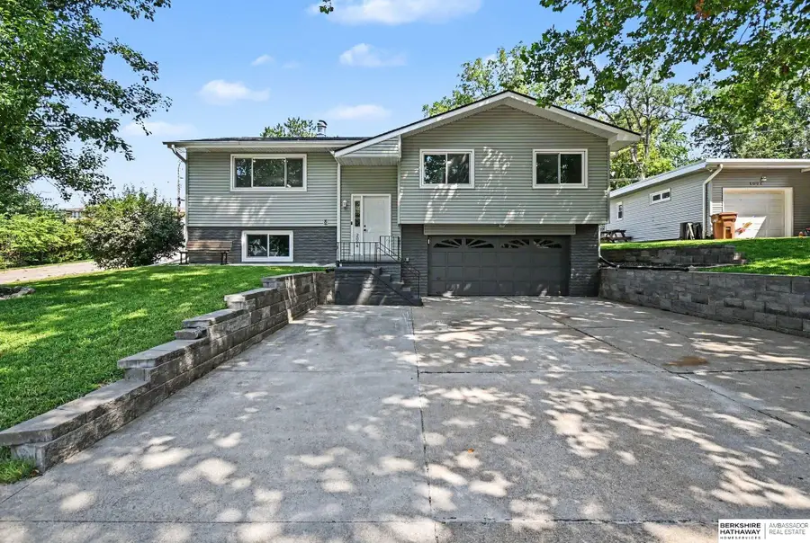 2004 Pleasantview Lane, Bellevue, NE 68005 - #2
