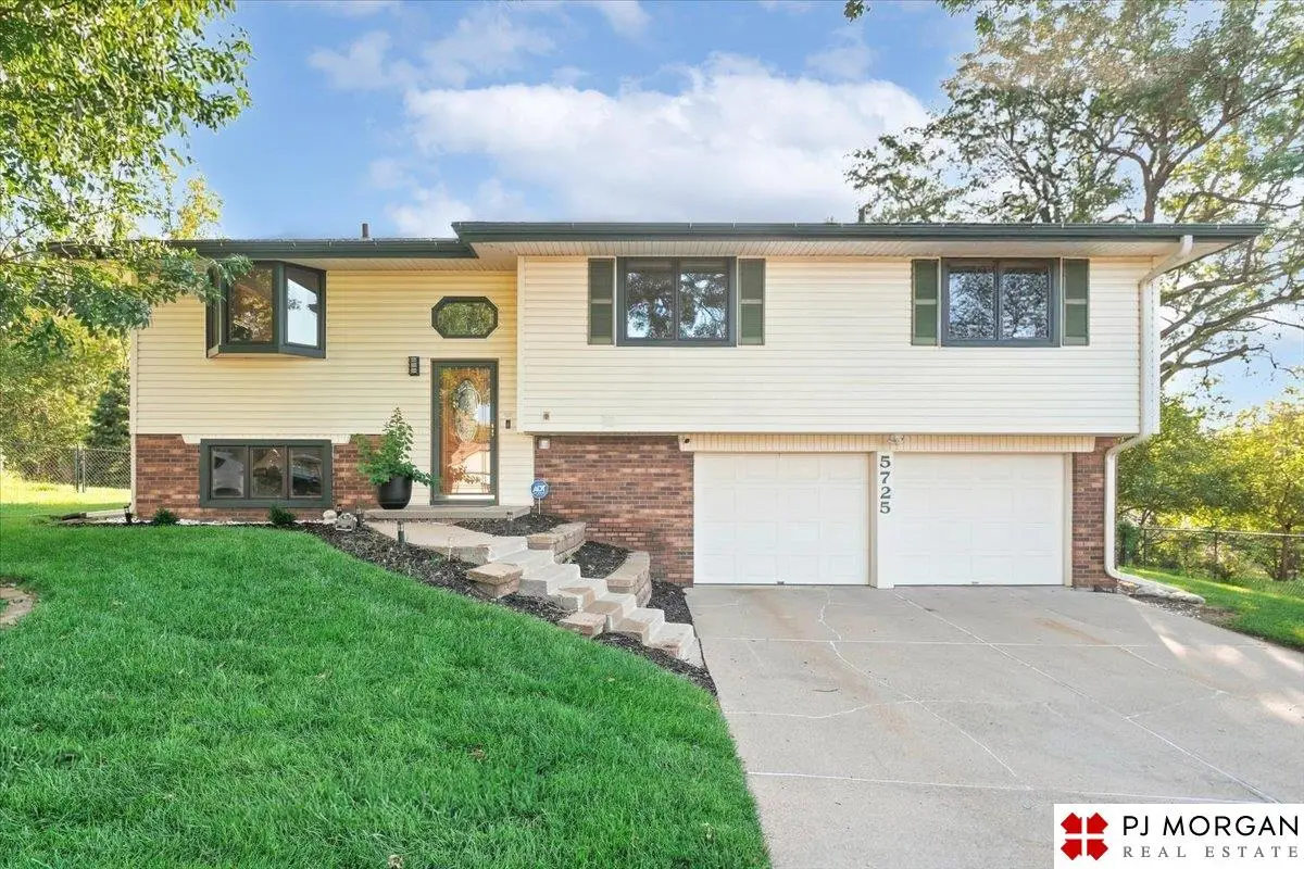 5725 N 116 Circle, Omaha, NE 68164 - #1