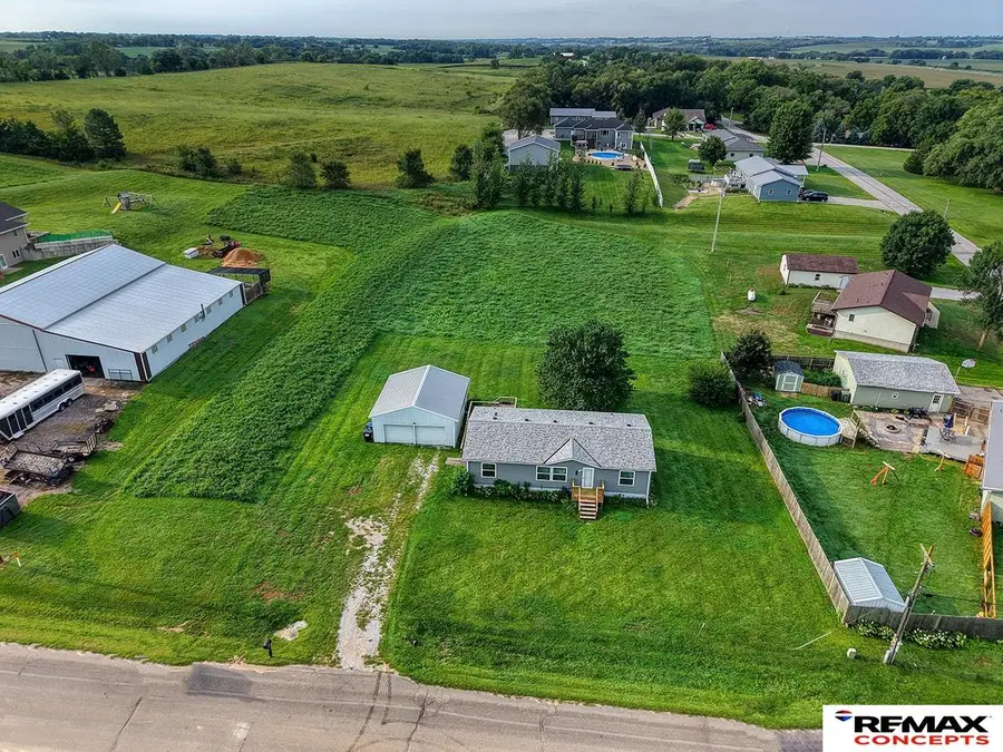 613 E 2nd Street, Valparaiso, NE 68065 - #2