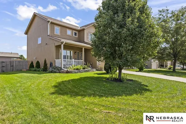 8609 S 69th Street, Papillion, NE 68133