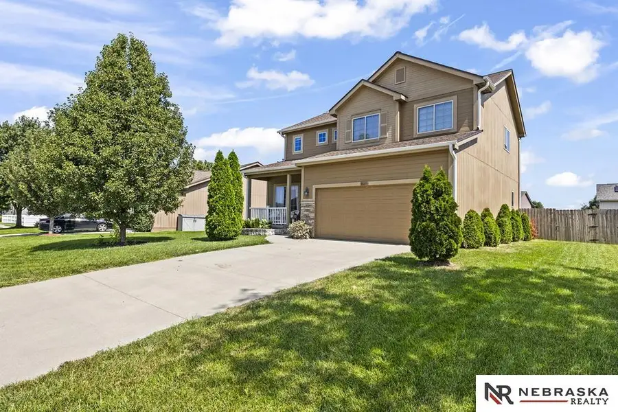 8609 S 69th Street, Papillion, NE 68133 - #2