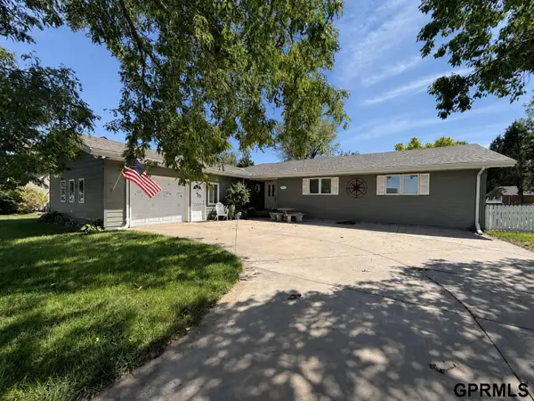 200 Cherokee Road, Lexington, NE 68850