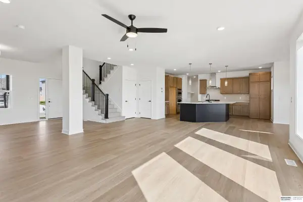 6327 N 207 Street, Elkhorn, NE 68022