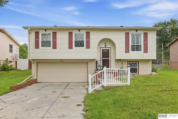 6837 N 65th Street, Omaha, NE 68152