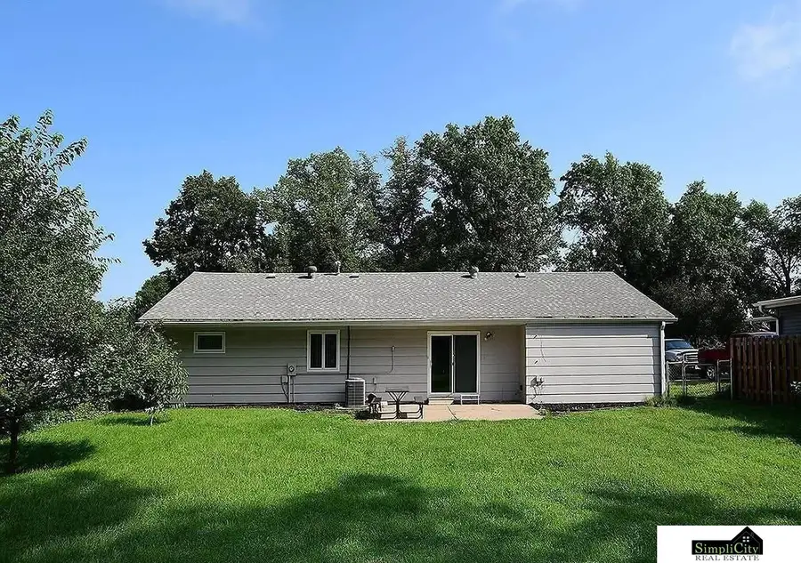 5725 Greenwood Street, Lincoln, NE 68507 - #3