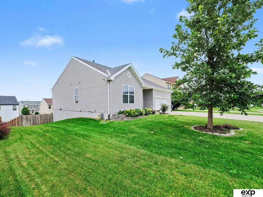 8429 S 64 Avenue, Omaha, NE 68157 - #3