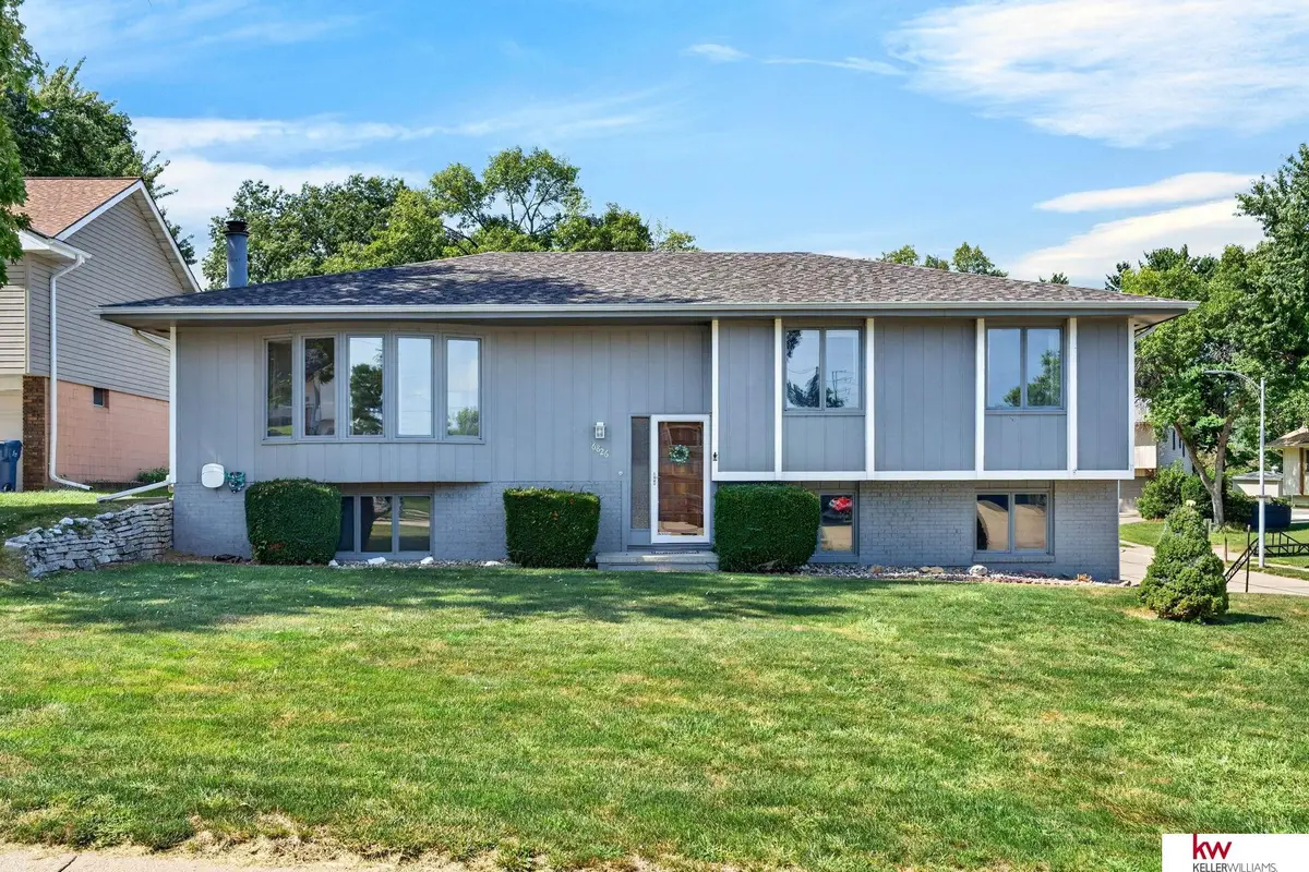 6826 S 73rd Avenue, Ralston, NE 68127 - #1