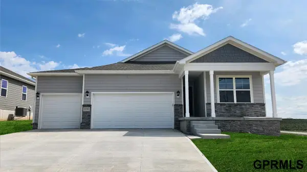 8211 N 175 Street, Bennington, NE 68007-6814