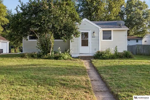 20461 Victor Avenue, Elkhorn, NE 68022