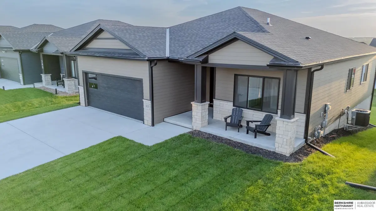 315 N 105th Street, Lincoln, NE 68527 - #1