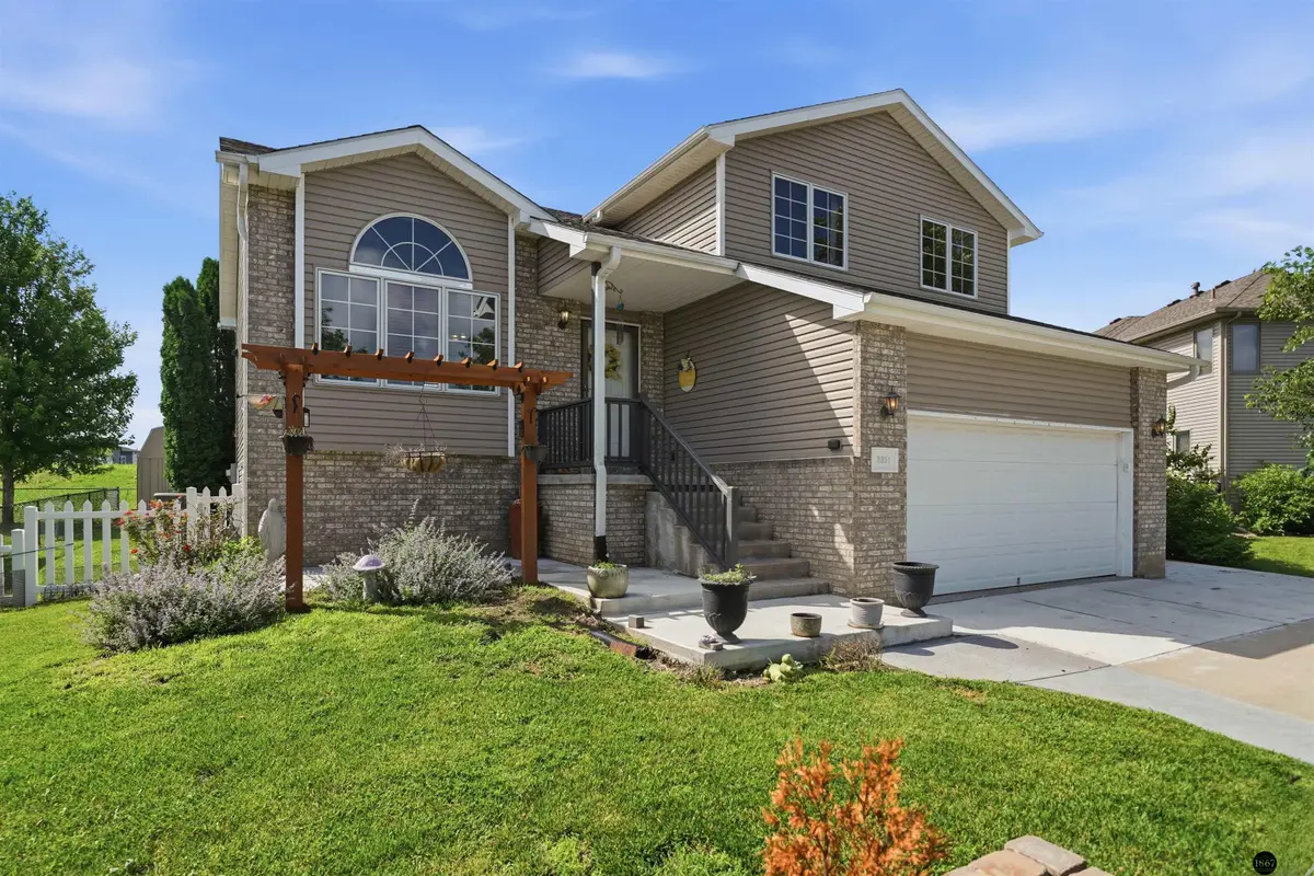 8951 Prairie Village Drive, Lincoln, NE 68507 - #1