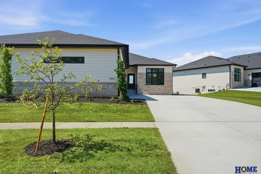 9207 Triana Lane, Lincoln, NE 68520 - #3