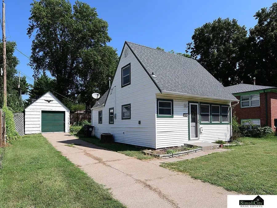 4526 Randolph Street, Lincoln, NE 68510 - #2