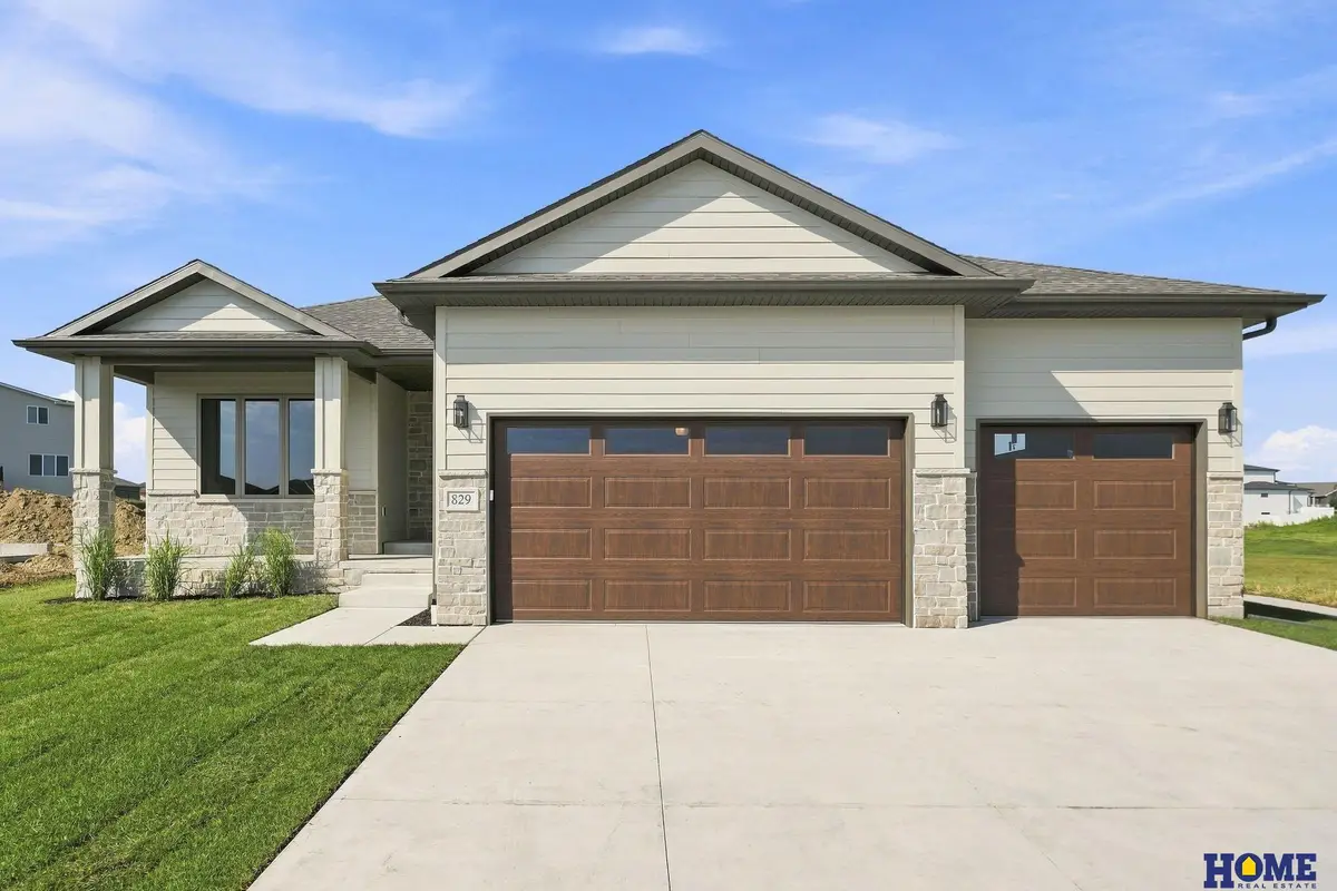 829 Regiment Road, Lincoln, NE 68527 - #1