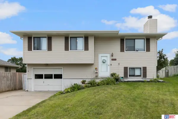 5225 Hyde Park Court, Lincoln, NE 68516