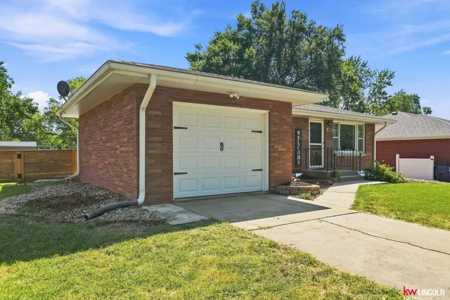 4450 S 44 Street, Lincoln, NE 68516 - #2