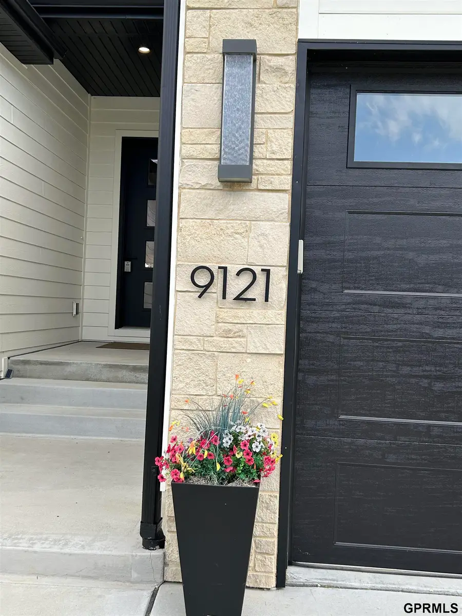 9121 Marbella Drive, Lincoln, NE 68520 - #2