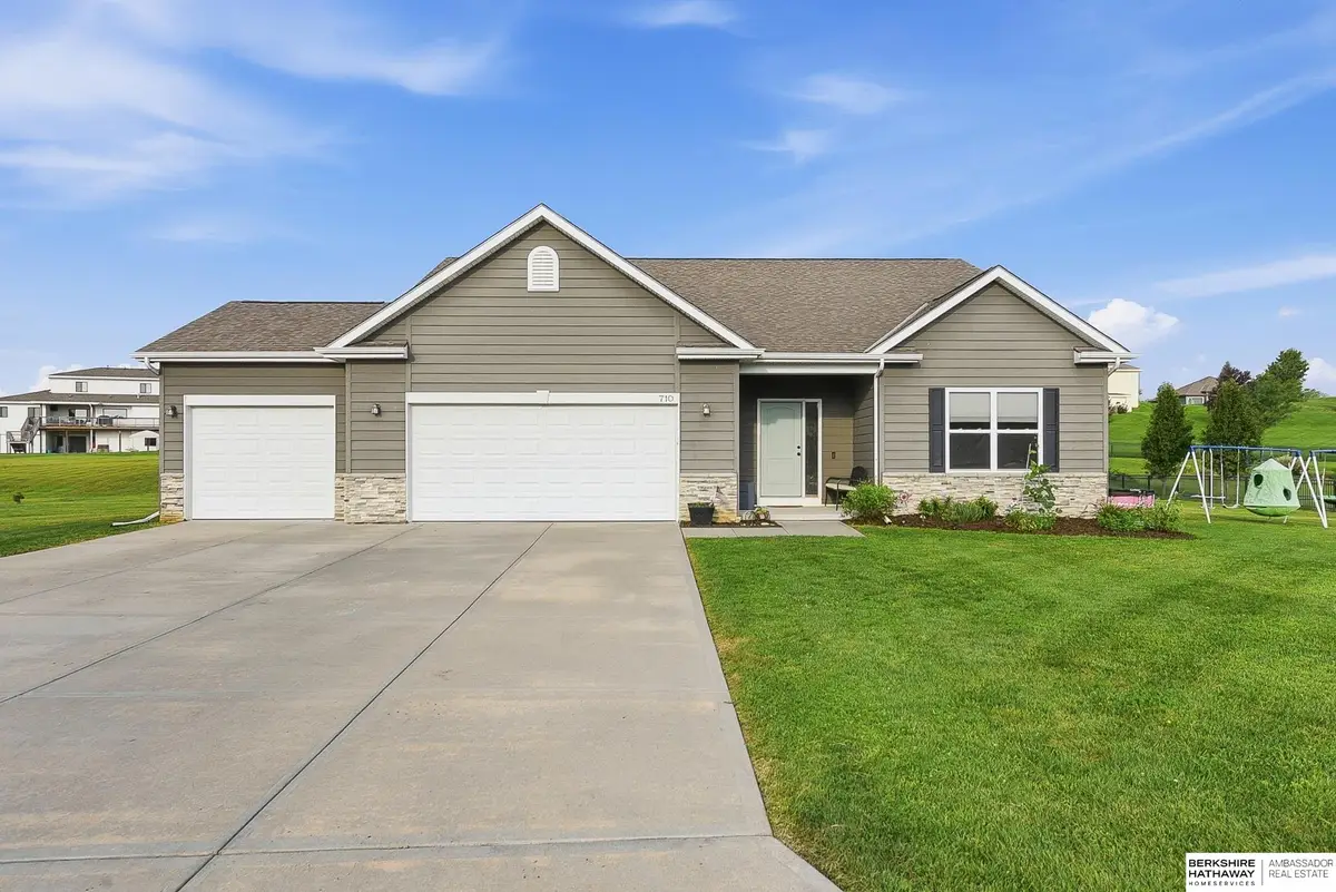 710 Windward Court, Plattsmouth, NE 68048 - #1