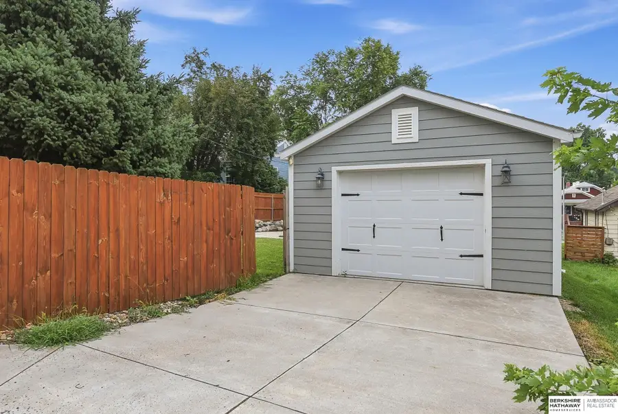 6636 Pinkney Street, Omaha, NE 68104 - #2