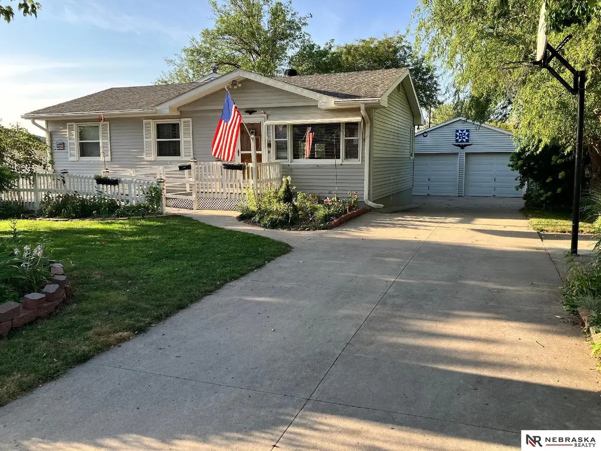 414 Highland Drive, Gretna, NE 68028 - #1