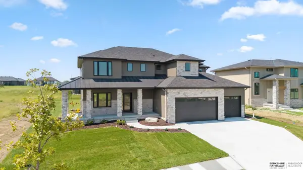 3516 S 218th Avenue, Elkhorn, NE 68022