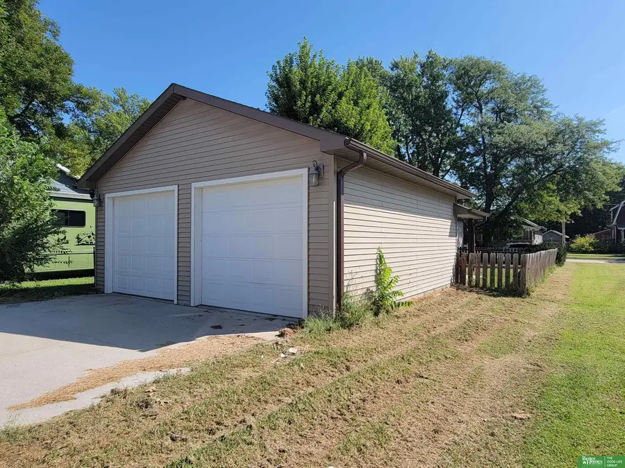 219 N Blackburn Avenue, York, NE 68467 - #3