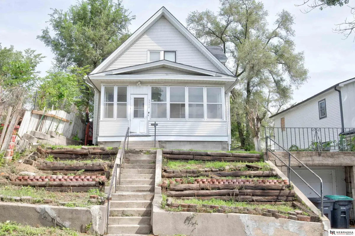 3322 Larimore Avenue, Omaha, NE 68111 - #1