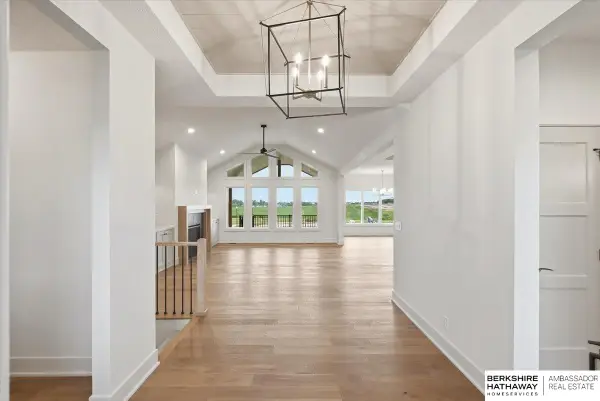 21225 Sunburst Avenue, Elkhorn, NE 68022
