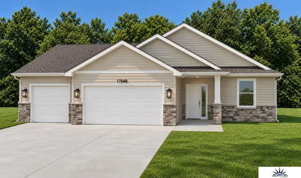 17648 Greenleaf Street, Gretna, NE 68136