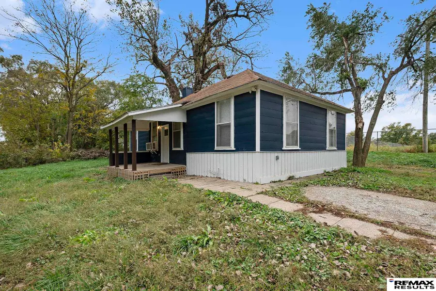 902 Louie Lane, Yutan, NE 68073-0000 - #2