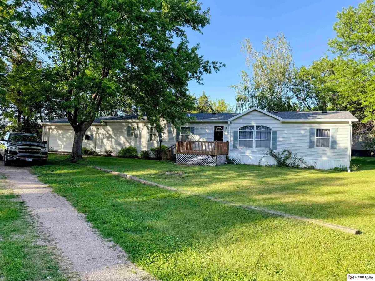 211 Pine Street, Bee, NE 68314 - #1